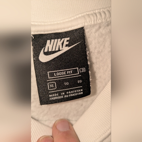 Women's Nike Phoenix fleece cropped sweatshirt size XL loose. - Picture 3 of 6